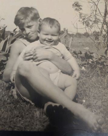 Edward Hutchins - Photo 97