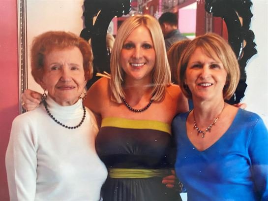 Claudia Davis - Photo 30