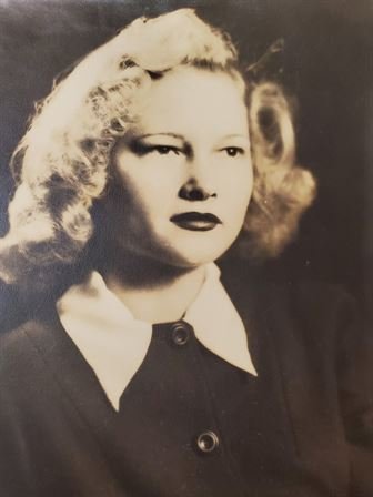 Billie Ann Wood - Photo 41