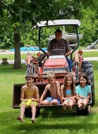 Michael DeRouen - Photo 4