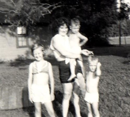 Michael Edger Weaver - Photo 31