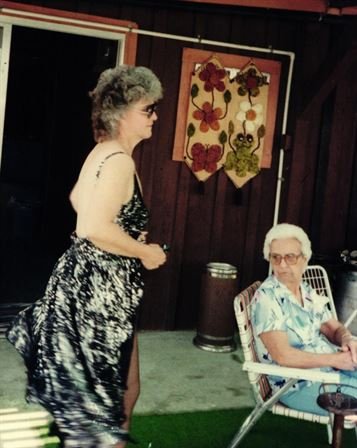 Mary Ellen Sneed - Photo 61