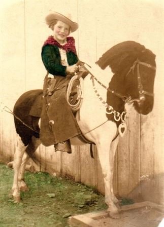 Nellie Jane Broussard - Photo 6