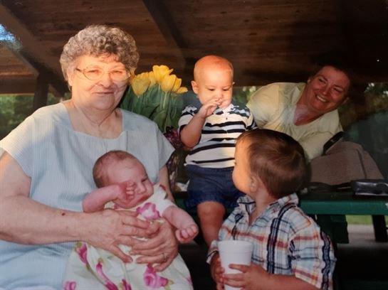 Sheila Kay Hinson - Photo 110