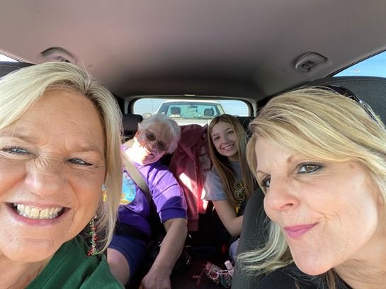 Christine Bukowsky - Photo 39