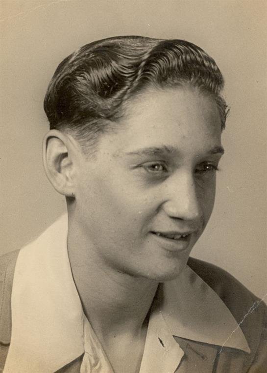 Miles Aubrey Hall - Photo 5