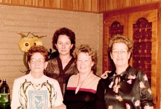 Jean Karasik - Photo 9