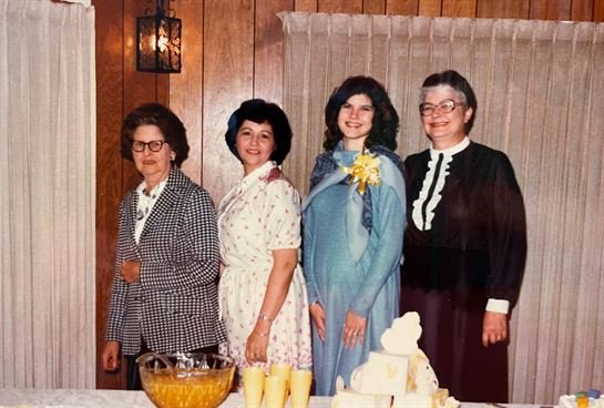 Margaret "Yvonne" Jeanis - Photo 116