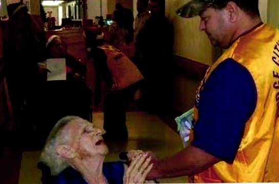 Chris LeLeux - Photo 21