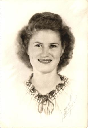 Winnie Garrett - Photo 28