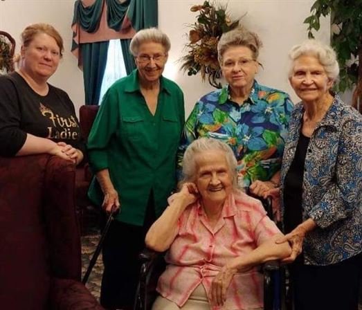 Pansy Travis - Photo 28