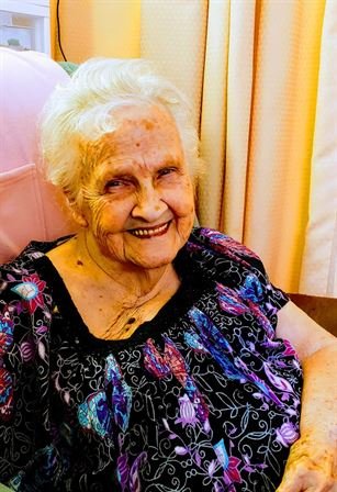 Pansy Travis - Photo 40