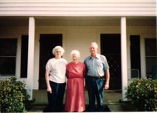 Elizabeth Brazelton Gross - Photo 36