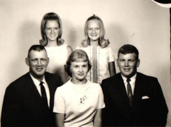 Elizabeth Brazelton Gross - Photo 45