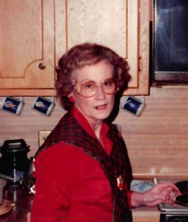 Jocelyn "Jo" Burns - Photo 34