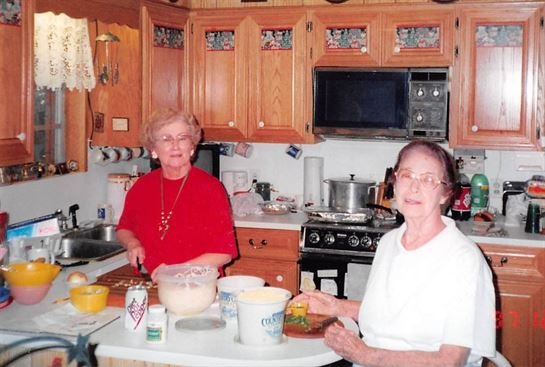 Jocelyn "Jo" Burns - Photo 47