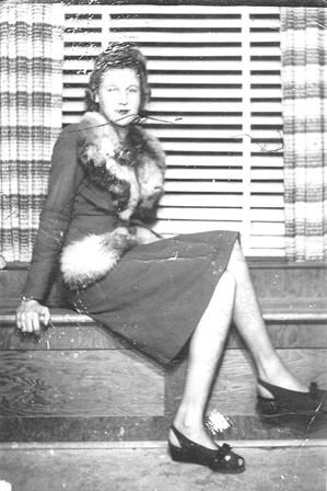 Marie Gray Webb - Photo 23