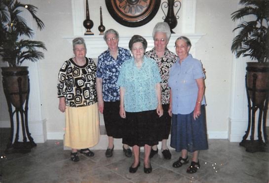 Christine Louise Moss - Photo 2