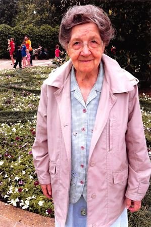 Christine Louise Moss - Photo 9