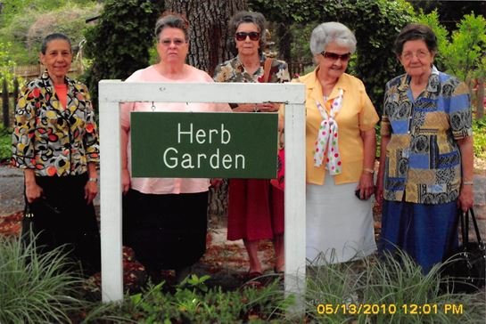 Christine Louise Moss - Photo 19