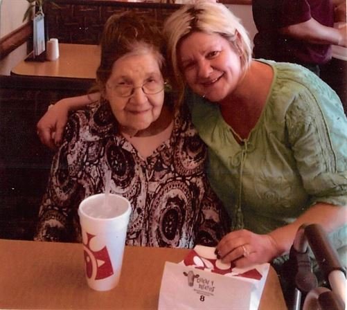 Christine Louise Moss - Photo 21