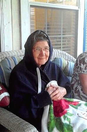 Christine Louise Moss - Photo 25