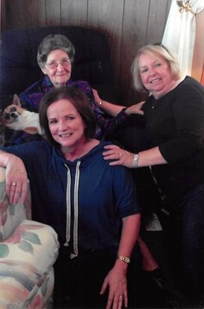 Christine Louise Moss - Photo 31