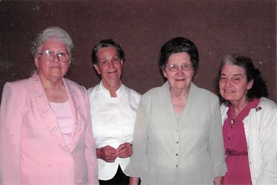 Christine Louise Moss - Photo 34