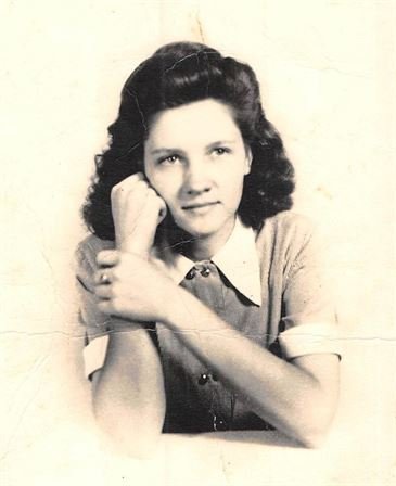 Christine Louise Moss - Photo 40