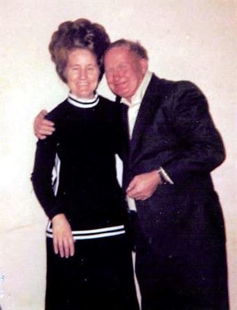 JoAnn Taylor Hanks - Photo 10