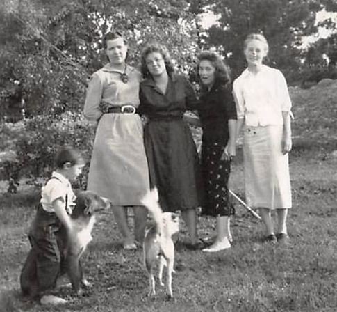 JoAnn Taylor Hanks - Photo 13