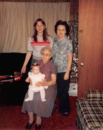 Edith Lorraine Morgan Webb - Photo 22