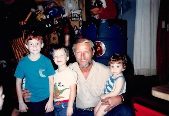 Kenneth R. Ballard - Photo 34