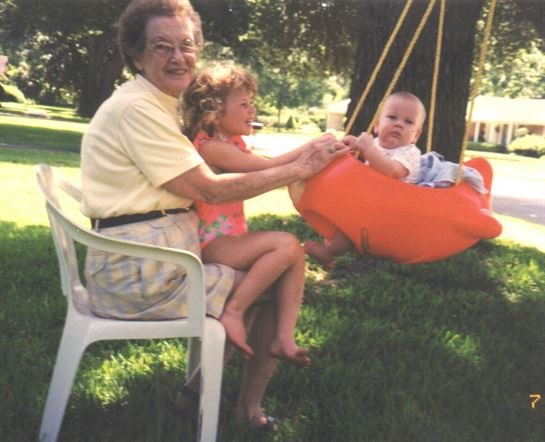 Betty Tiller - Photo 44