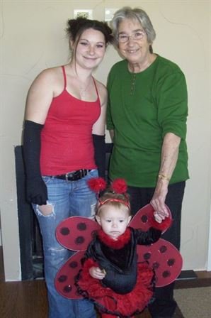 Ann Guyote - Photo 42